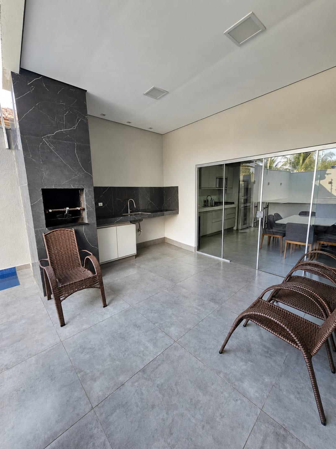 Casa de alto padrão na região central de Várzea Grande — foto 2